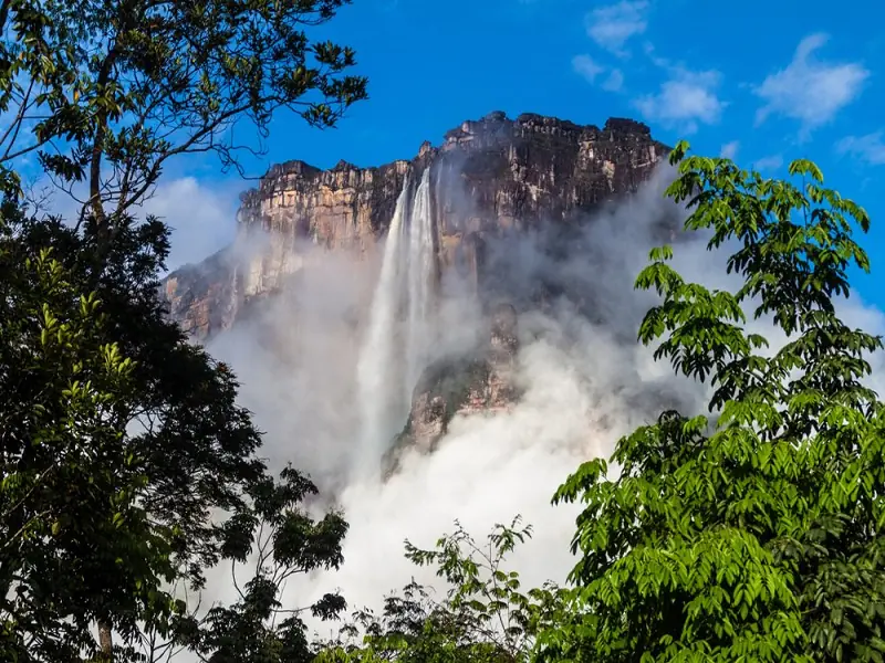 Venezuela: Canaima and Los Roques National Parks