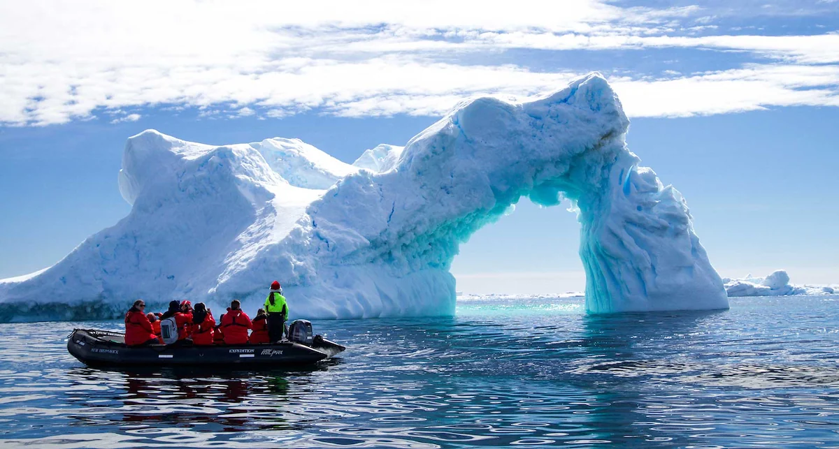 Antarctica: Discovery and learning voyage  -4335