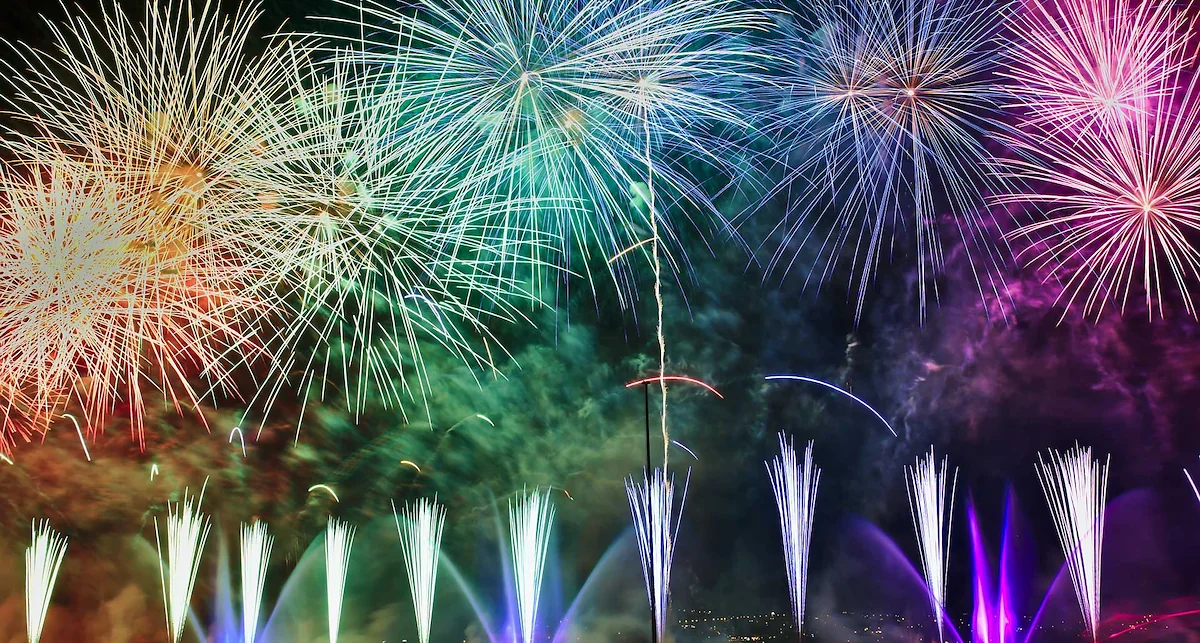 In the photo: New Year's celebrations on the oceanfront in Rio de Janeiro, Brazil.