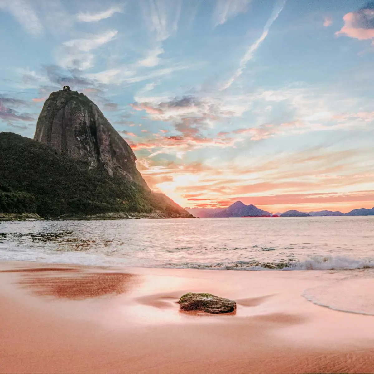 Best beaches of Rio de Janeiro, Brazil – Copacabana and Ipanema, luxury travel destination