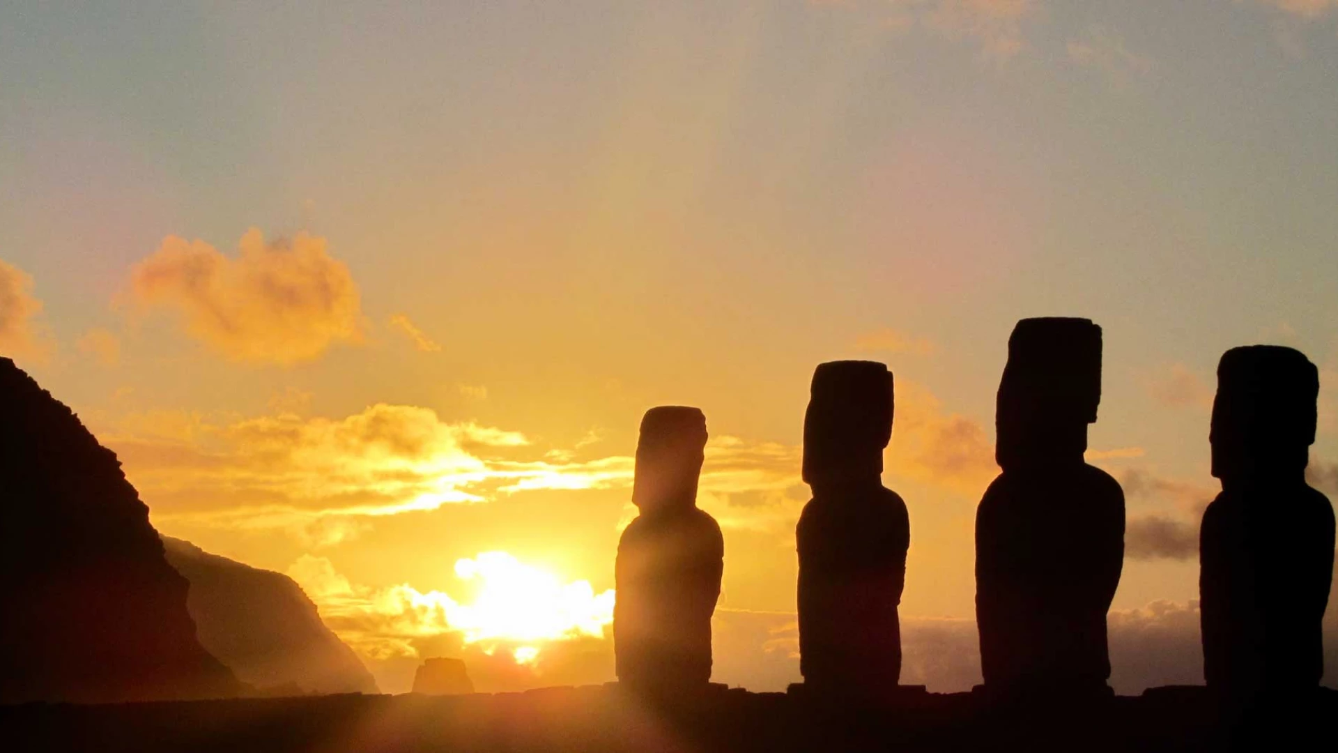 Chile: Colorful Santiago and the Enigmatic Easter Island