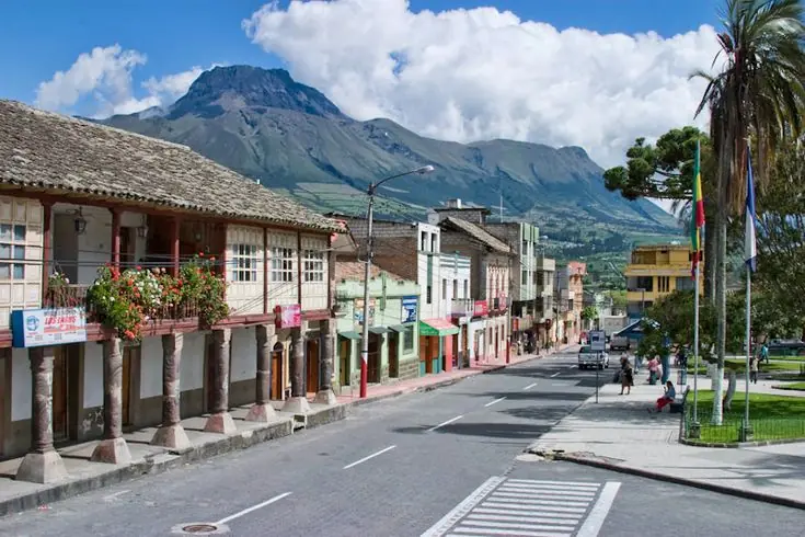 Tour to Otavalo y Cotacachi 