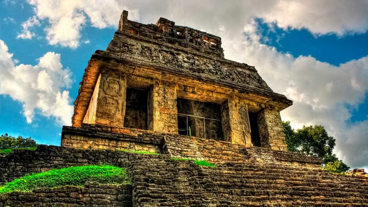 Chichén Itzá pyramid against the sky, Mexico and Maya heritage