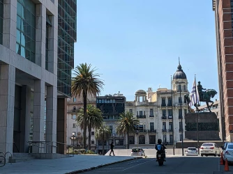 Montevideo: Walk tour in  Historic Center