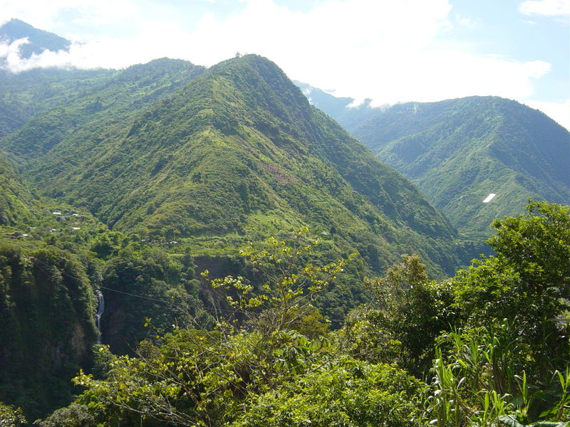 In the photo: the city of Banos in Ecuador in the Andes