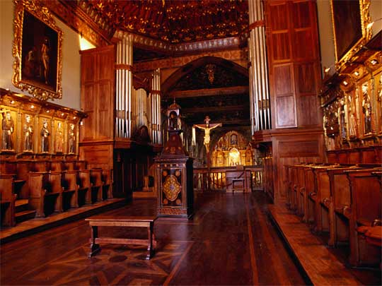 in the photo:  Quito, Ecuador's capital 