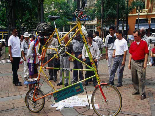 in the photo: the city of Cali, Colombia