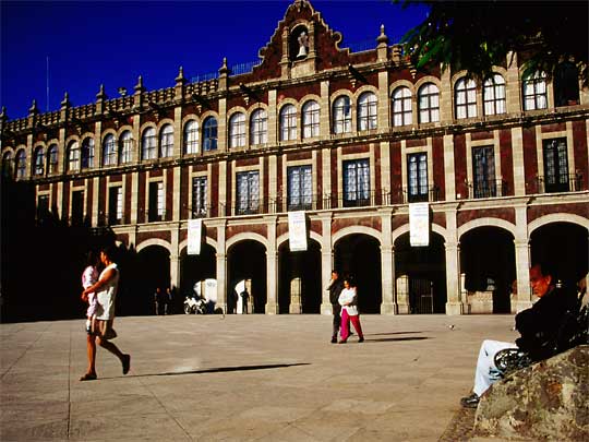 In the photo: the city of Cuernavaca in Mexico