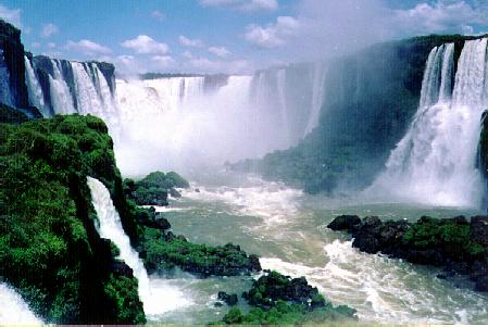 In photo: Foz do Iguaçu waterfalls, Brazil 
