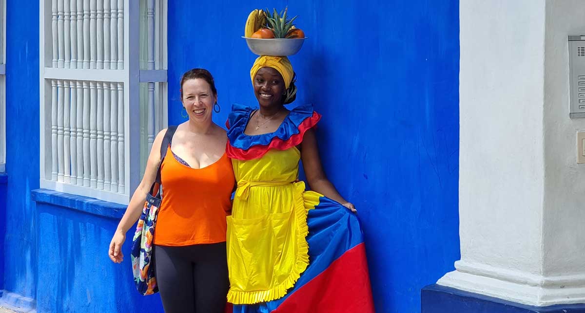 Colombian women in colorful traditional costumes