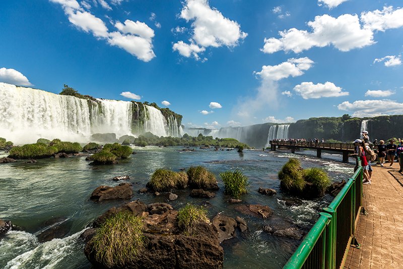 Iguaçu Falls from a public viewing path on the Brazil side.